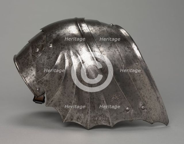 Pair of Gothic Fan-Shaped Pauldron (left), c.1485-1500. Creator: Antonio Missaglia (Italian, 1416/17-1495/96).