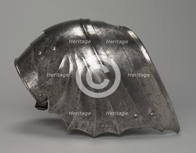 Pair of Gothic Fan-Shaped Pauldron (left), c.1485-1500. Creator: Antonio Missaglia (Italian, 1416/17-1495/96).