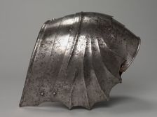 Pair of Gothic Fan-Shaped Pauldron (right), c. 1485-1500. Creator: Antonio Missaglia (Italian, 1416/17-1495/96)