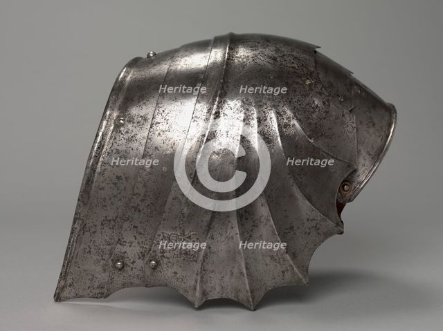 Pair of Gothic Fan-Shaped Pauldron (right), c. 1485-1500. Creator: Antonio Missaglia (Italian, 1416/17-1495/96).