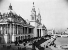 Palace of Mechanic Arts, World's Columbian Exposition, Chicago, Illinois, 1893. Creator: Frances Benjamin Johnston