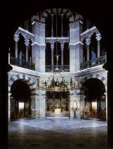 Palatine Chapel of Charlemagne, inside view of the octagon with the main altar