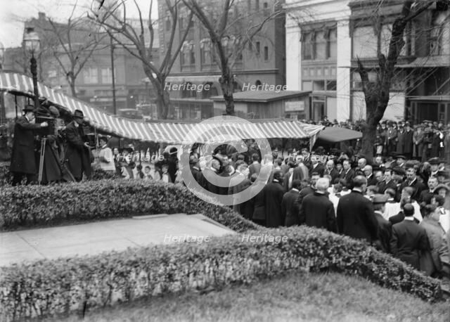 Pan American Mass - Thanksgiving Day at St. Patrick's. Groups at St. Patrick's, 1914. Creator: Harris & Ewing.