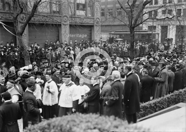 Pan American Mass - Thanksgiving Day at St. Patrick's. Groups at St. Patrick's, 1914. Creator: Harris & Ewing.