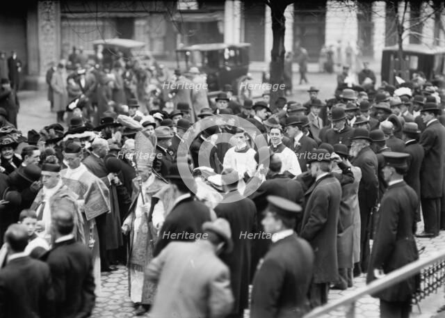 Pan American Mass - Thanksgiving Day At St. Patrick's. Mons. Dougherty; Dr. Burns; Cardinal..., 1912 Creator: Harris & Ewing.