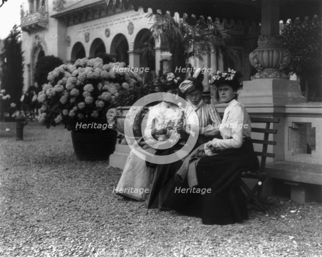 Pan-American Exposition, Buffalo, N.Y., 1901: 3 women seated on bench, 1901. Creator: Frances Benjamin Johnston.