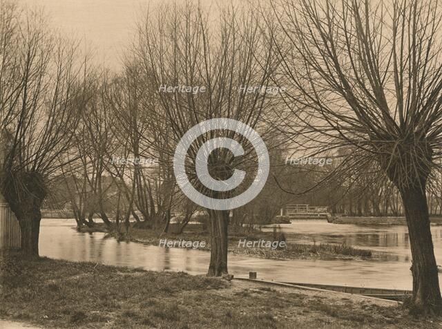 'Pangbourne Weir', 1902. Artist: Unknown.