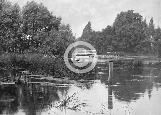 'Pangbourne Weir', c1896. Artist: Unknown.