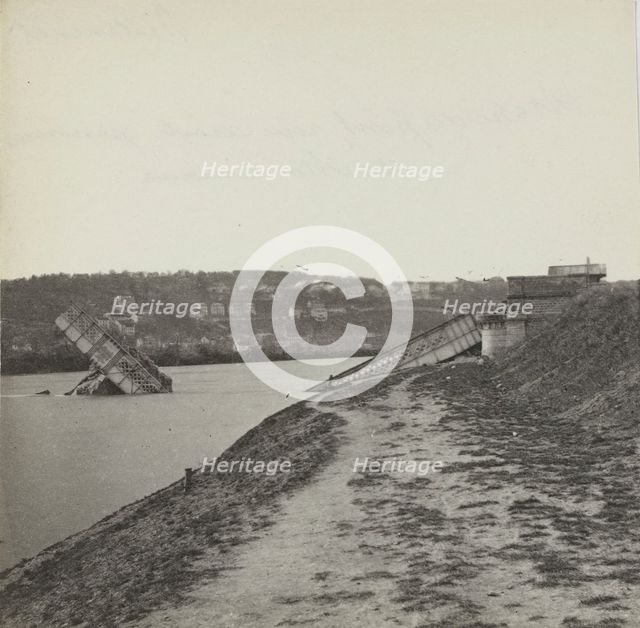 Panorama d'Issy-les-Moulineaux, arche du pont de Billancourt, rive droite, Billancourt, 1871. Creator: Hippolyte Blancard.