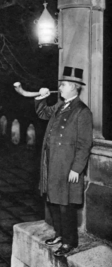 Panyer-man blowing a silver mounted ox-horn, Middle Temple Hall, London, 1926-1927