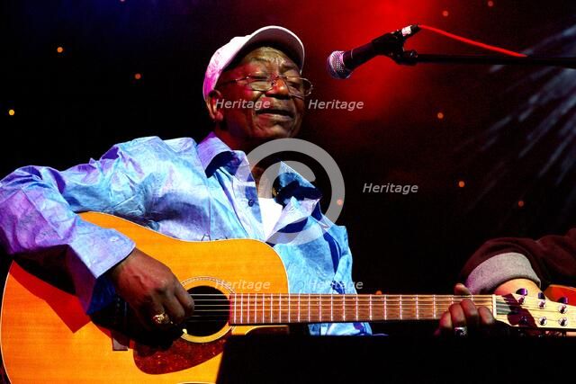 Papa Noel, The Hawth Theatre, Crawley, West Sussex, 2007. Artist: Brian O'Connor