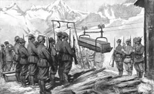 Par Dela les Alpes; L'hiver sur les pentes de l'Adamello: les honneurs au cercueil d'un..., 1917. Creator: Unknown