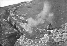 Par Dela les Alpes; Sur le front italien: l'explosion d'un shrapnell sur une tranchee..., 1917. Creator: Unknown