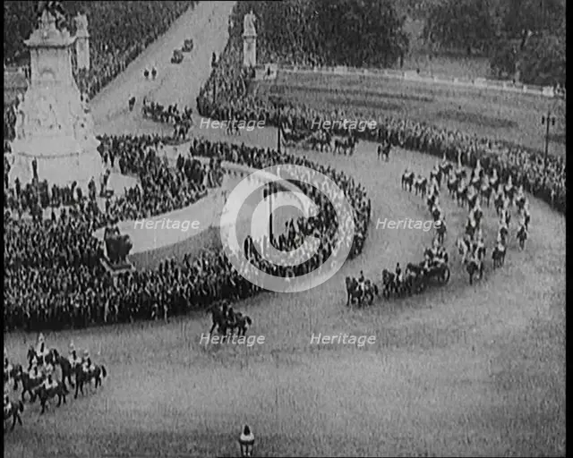 Parade Going past Crowds to Buckingham Palace, London, 1929. Creator: British Pathe Ltd.