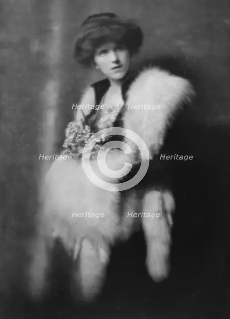 Parke, Jean, Miss, portrait photograph, 1914 Apr. 20. Creator: Arnold Genthe.