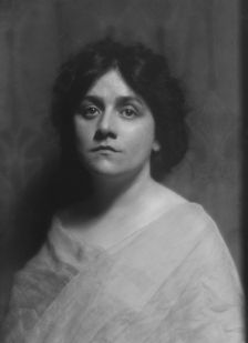 Parker, Corinne, Miss, portrait photograph, 1913. Creator: Arnold Genthe