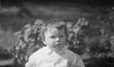 Parker, Lieutenant, baby of, portrait photograph, 1911 Feb. 8. Creator: Arnold Genthe