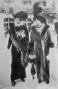 Paris Fashion - 1914, 1914. Creator: Bain News Service