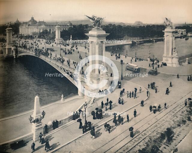 'Paris. - Le Pont Alexandre III. - LL, c1910. Creator: Unknown.