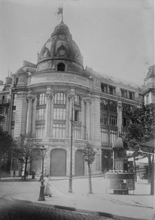 Paris, shop now a hospital, 1914. Creator: Bain News Service