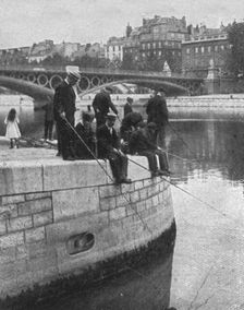 Paris pendant la "Bataille de Paris"; l'ouverture de la peche, le 16 juin 1918. Creator: Unknown