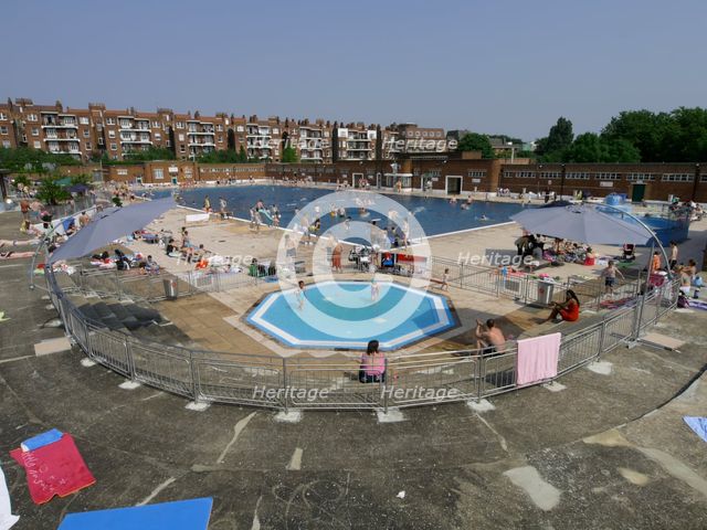 Parliament Hill Fields Lido, Gordon House Road, Gospel Oak, Camden, London, 2007. Creator: Simon Inglis.
