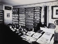 Part of the collection of pharmaceutical and medical antiques collected by Burkhard Reber...1904. Creator: Unknown