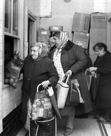 Passover food distribution, Whitechapel, London, 4 April 1968. Creator: Unknown