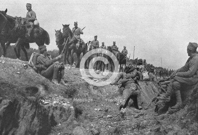 'Passage de troupes ramenees de la frontiere bulgare pour etre opposees aux forces..., 1916. Creator: Vladimir Betzitch.
