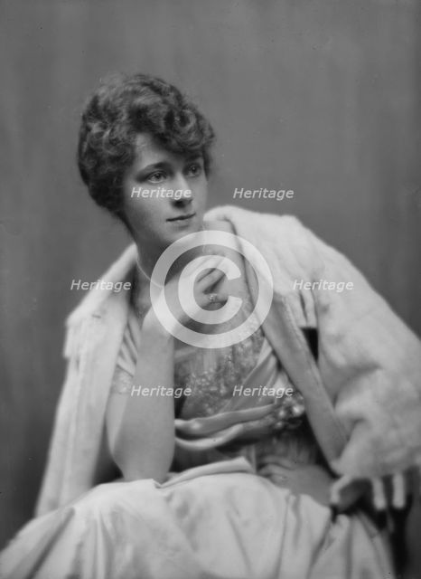 Passett, Miss, portrait photograph, 1917 Apr. 28. Creator: Arnold Genthe.