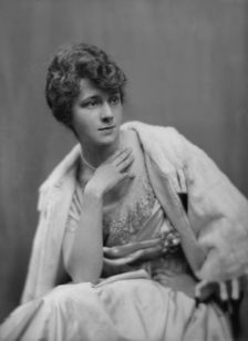 Passett, Miss, portrait photograph, 1917 Apr. 28. Creator: Arnold Genthe