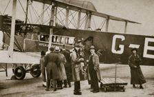 Passengers boarding an Imperial Airways aircraft for a flight to Paris, c1924-c1929 (?)