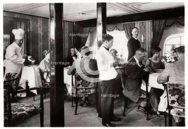 Passengers' dining room, Zeppelin LZ 127 'Graf Zeppelin', 1933. Artist: Unknown