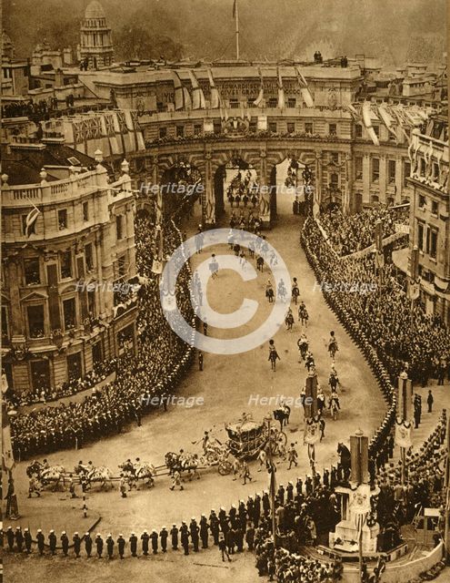 'Passing Through the Admiralty Arch', 1937. Creator: Photochrom Co Ltd of London.