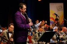 Pete Long, Ropetackle Arts Centre, Shoreham, West Sussex, Jan 2016. Artist: Brian O'Connor