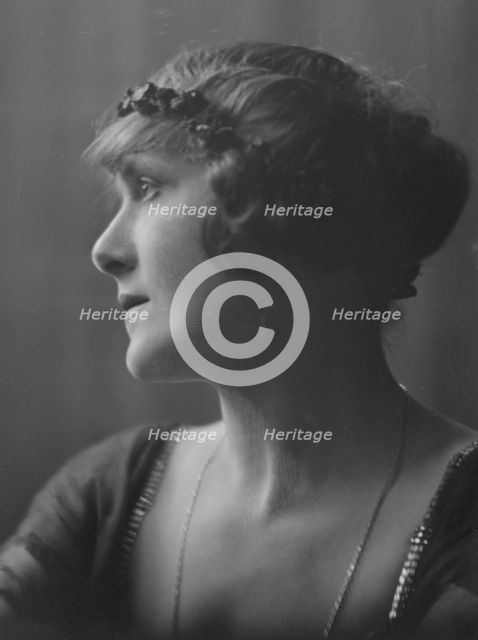 Petrass, Sari, Miss, portrait photograph, 1917 May 25. Creator: Arnold Genthe.