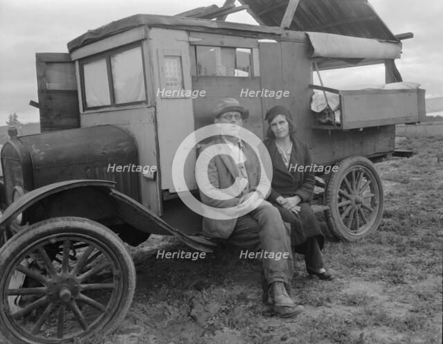 Pea pickers in California, California, 1936. Creator: Dorothea Lange.