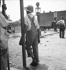 Peach pickers, Muscella, Georgia, 1936. Creator: Dorothea Lange