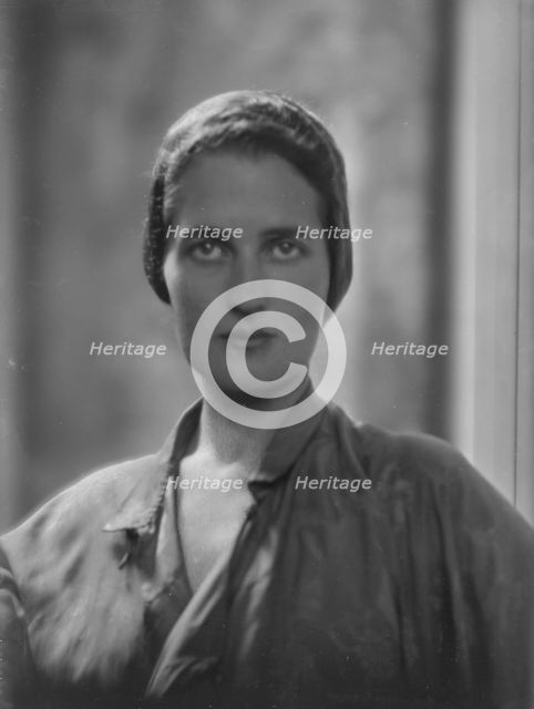Peabody, G.A., Mrs., portrait photograph, 1917 Oct. 25. Creator: Arnold Genthe.