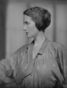 Peabody, G.A., Mrs., portrait photograph, 1917 Oct. 25. Creator: Arnold Genthe