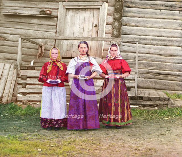 Peasant girls [Russian Empire], 1909. Creator: Sergey Mikhaylovich Prokudin-Gorsky.