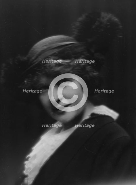 Peedie, J.S., Mrs. (Ann Murdock), portrait photograph, 1914 Mar. 12. Creator: Arnold Genthe.
