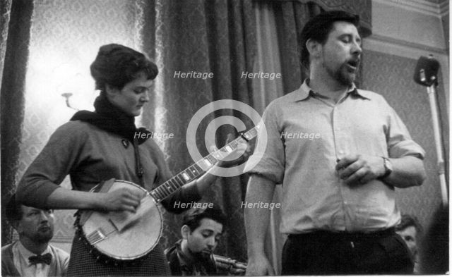 Peggy Seeger and Ewan MacColl, Enterprise Public House, London, late 1950s-early 1960s.  Artist: Eddis Thomas
