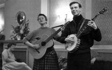 Peggy Seeger and Ralph Rinzler, Enterprise Public House, London, late 1950s-early 1960s. Artist: Eddis Thomas