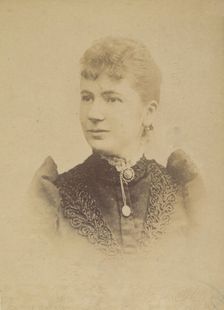 Pelgrom. Elise (femme Schouppe). Deux photographies, dont une légendée: Reprod. faite 22/2..., 1893. Creator: Alphonse Bertillon