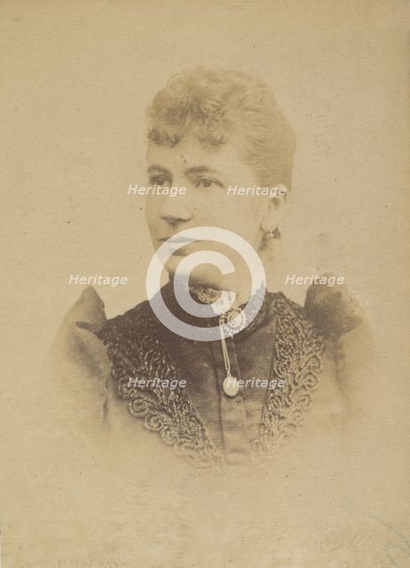 Pelgrom. Elise (femme Schouppe). Deux photographies, dont une légendée: Reprod. faite 22/2..., 1893. Creator: Alphonse Bertillon.