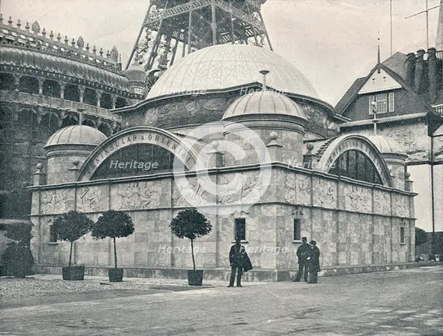 'Peninsular and Oriental Pavilion (River Front)', c1900. Creator: Unknown.