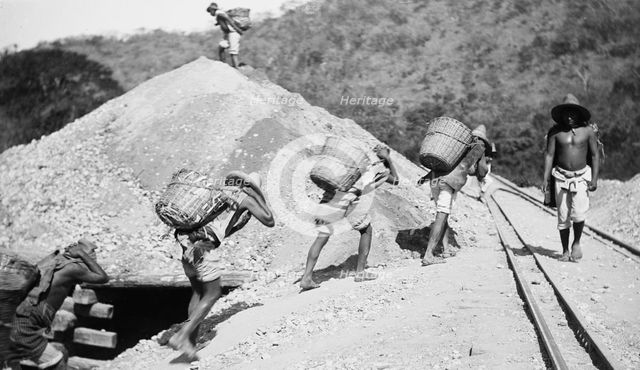 Peons at work near Rascon, between 1880 and 1897. Creator: William H. Jackson.