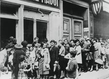 People queuing outside a dairy shop, German-occupied Paris, 26 July 1940