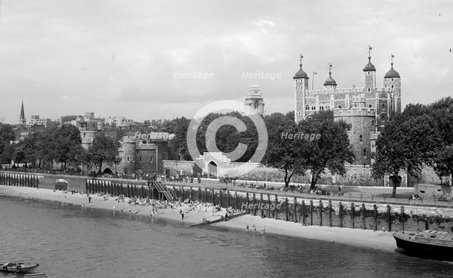 People relaxing on Tower Beach, London, c1945-c1955. Artist: SW Rawlings